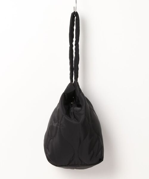 aimoha（アイモハ）の「２WAY　キルト　バケツバッグ（ハンドバッグ・レディース・ホワイト/ピンク/ブラック・FREE）」の4枚目の写真