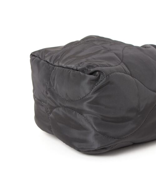 aimoha（アイモハ）の「２WAY　キルト　バケツバッグ（ハンドバッグ・レディース・ホワイト/ピンク/ブラック・FREE）」の6枚目の写真