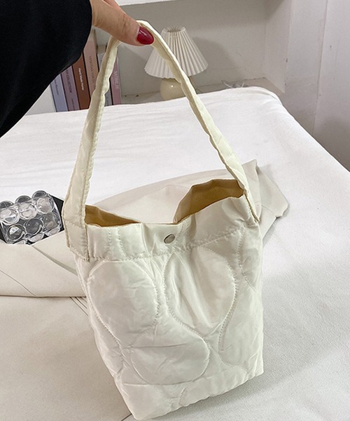 aimoha（アイモハ）の「２WAY　キルト　バケツバッグ（ハンドバッグ・レディース・ホワイト/ピンク/ブラック・FREE）」の19枚目の写真