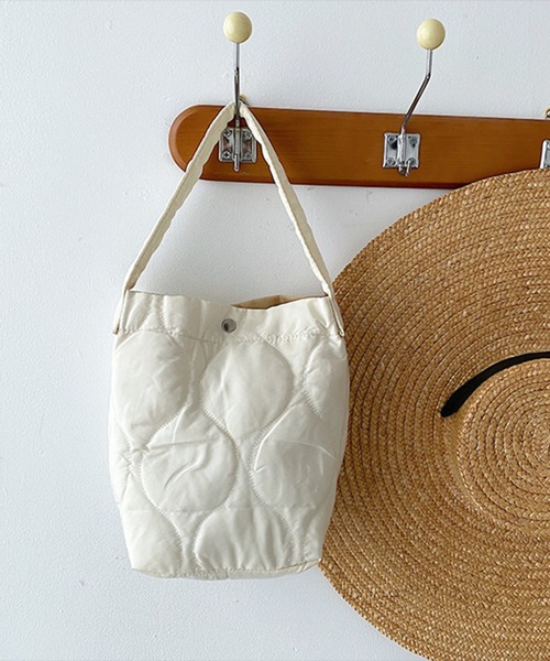 aimoha（アイモハ）の「２WAY　キルト　バケツバッグ（ハンドバッグ・レディース・ホワイト/ピンク/ブラック・FREE）」の12枚目の写真