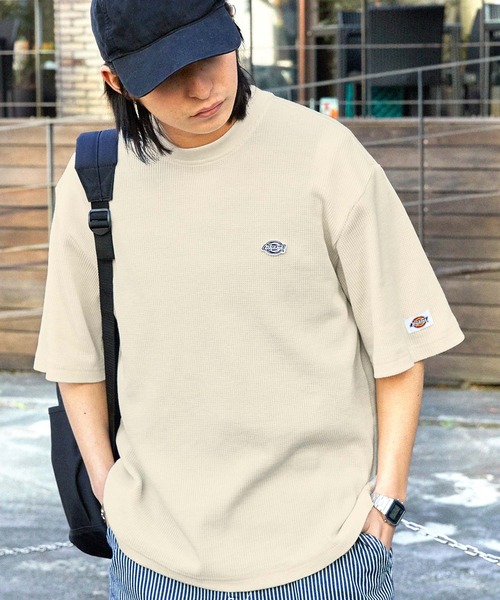Dickies(ディッキーズ)の「Dickies/ディッキーズ ロゴ刺繍クルーネックワッフル半袖Tシャツ(Tシャツ/カットソー・メンズ・ベージュ/オフホワイト/スミクロ/ネイビー・XL/M/L)」の2枚目の写真