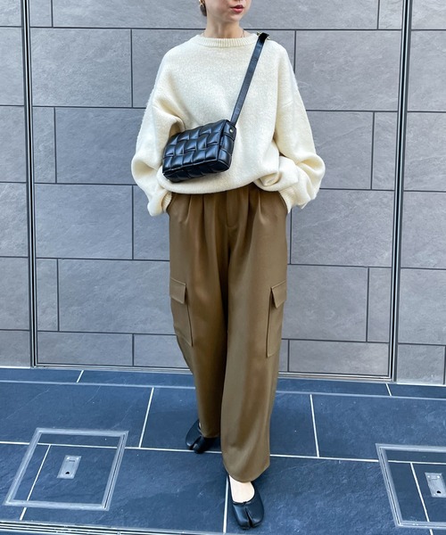 feepur（フェピュール）の「ツータックワイドカーゴパンツ（カーゴパンツ・レディース・アイボリー/ブラック/オリーブ・MEDIUM/SMALL）」の10枚目の写真