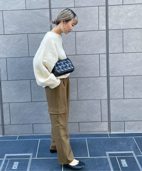 feepur（フェピュール）の「ツータックワイドカーゴパンツ（カーゴパンツ・レディース・アイボリー/ブラック/オリーブ・MEDIUM/SMALL）」の12枚目の写真