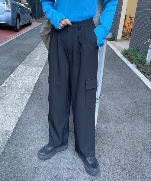 feepur（フェピュール）の「ツータックワイドカーゴパンツ（カーゴパンツ・レディース・アイボリー/ブラック/オリーブ・MEDIUM/SMALL）」の18枚目の写真