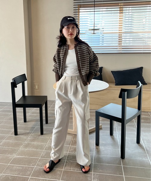 feepur（フェピュール）の「ツータックワイドカーゴパンツ（カーゴパンツ・レディース・アイボリー/ブラック/オリーブ・MEDIUM/SMALL）」の19枚目の写真