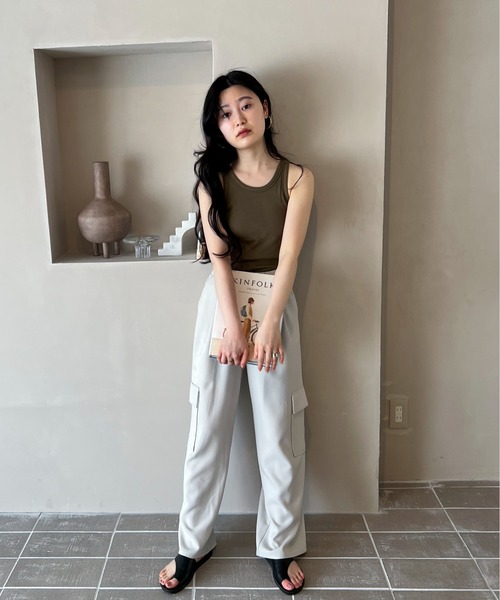 feepur（フェピュール）の「ツータックワイドカーゴパンツ（カーゴパンツ・レディース・アイボリー/ブラック/オリーブ・MEDIUM/SMALL）」の21枚目の写真