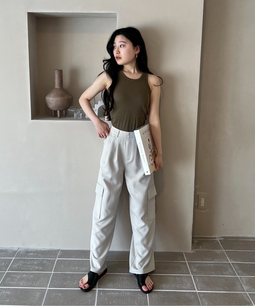 feepur（フェピュール）の「ツータックワイドカーゴパンツ（カーゴパンツ・レディース・アイボリー/ブラック/オリーブ・MEDIUM/SMALL）」の22枚目の写真
