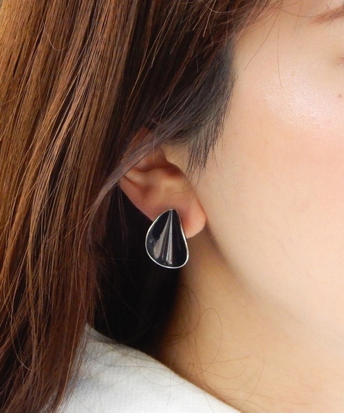The Rule（ザルール）の「The Rule ザルール : OAK rolled pierced earring : オークロールピアス（ピアス（両耳用）・レディース・オレンジ/ネイビー/ダークグリーン/グレー/ホワイト/ワインレッド/モカ・FREE）」の5枚目の写真