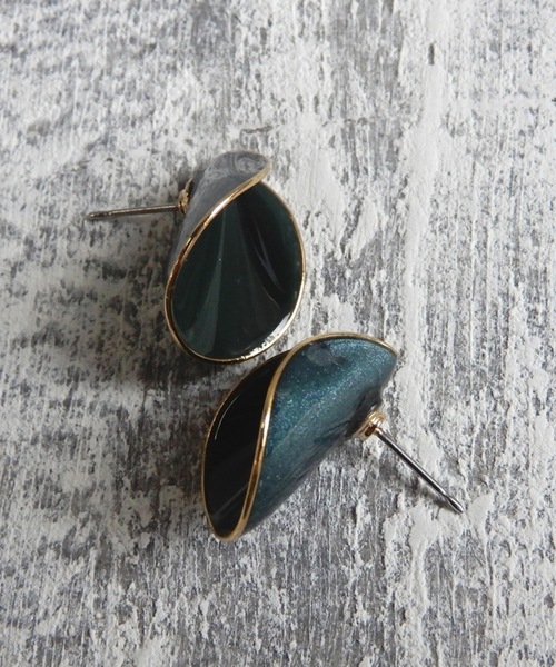 The Rule（ザルール）の「The Rule ザルール : OAK rolled pierced earring : オークロールピアス（ピアス（両耳用）・レディース・オレンジ/ネイビー/ダークグリーン/グレー/ホワイト/ワインレッド/モカ・FREE）」の4枚目の写真