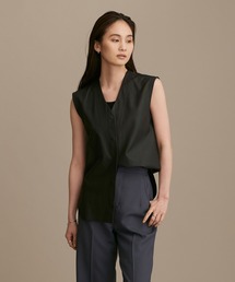 LB.01/Vネックレザージレ