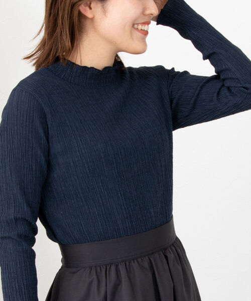 NOLLEY’S(ノーリーズ)の「リンクルラップトリコットハイネックプルオーバーカットソー(Tシャツ/カットソー・レディース・グリーン/アイボリー/ライトブルー/ネイビー/オフホワイト・38)」の1枚目の写真