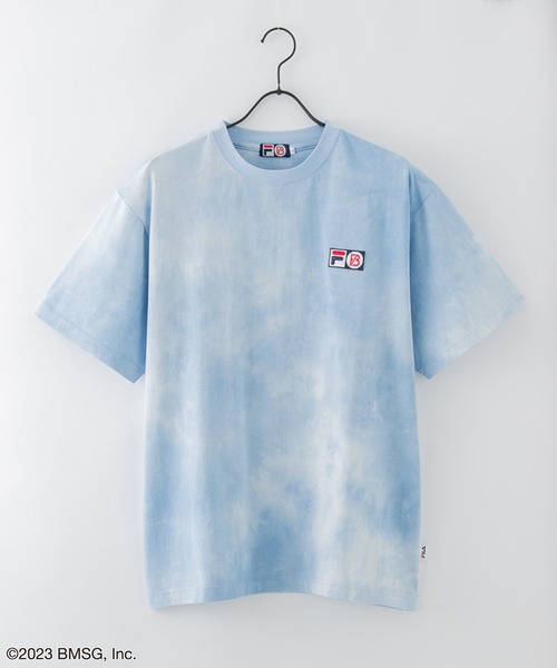 FILA(フィラ)の「【FILA/フィラ】【BE:FIRST/ビーファースト】コラボ プリントタイダイ ビッグシルエット Tシャツ ノベルティー付き(Tシャツ/カットソー・メンズ・パープル/サックスブルー/ピンク・MEDIUM/LARGE)」の4枚目の写真