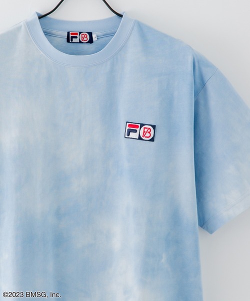 FILA(フィラ)の「【FILA/フィラ】【BE:FIRST/ビーファースト】コラボ プリントタイダイ ビッグシルエット Tシャツ ノベルティー付き(Tシャツ/カットソー・メンズ・パープル/サックスブルー/ピンク・MEDIUM/LARGE)」の5枚目の写真
