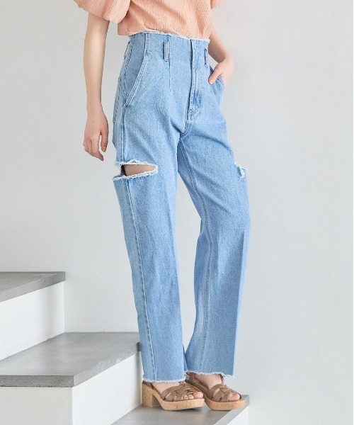 mysty woman（ミスティウーマン）の「サイドスリットデニムパンツ 188175（デニムパンツ・レディース・ライトブルー/グレー系その他・MEDIUM/SMALL）」の2枚目の写真