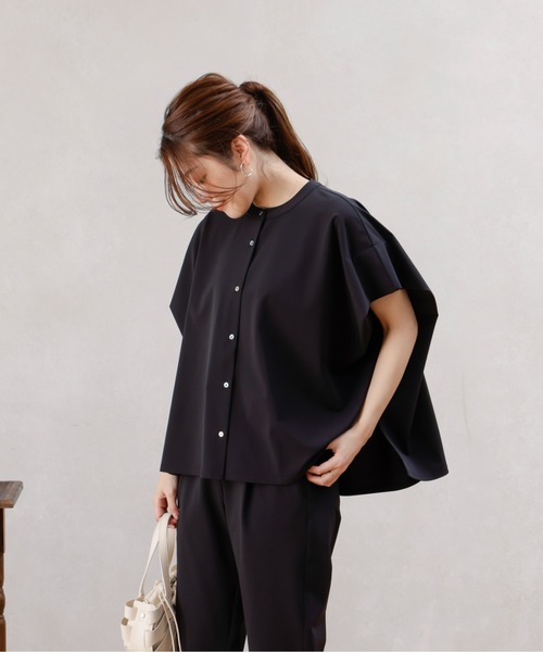 Chez toi（シェトワ）の「360度ストレッチバンドカラーシャツ（シャツ/ブラウス・レディース・オフホワイト/ブラック/カーキ・FREE）」の15枚目の写真