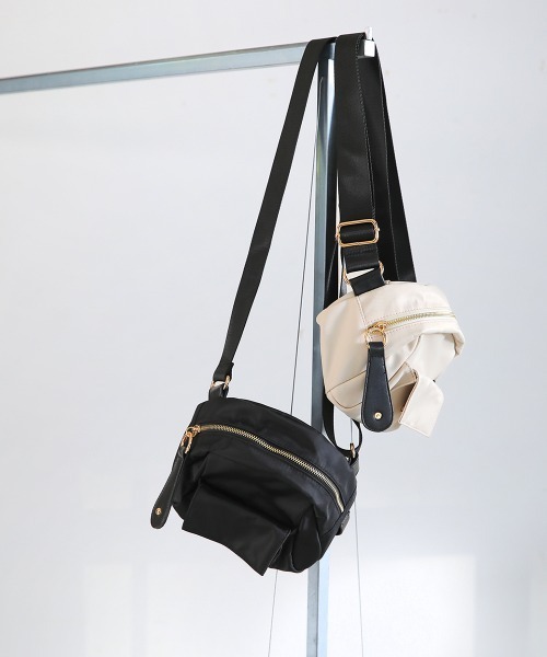 Bou Jeloud（ブージュルード）の「【はあちゅう×Bou Jeloud】ナイロンミニバッグ（ショルダーバッグ・レディース・アイボリー/ブラック・ONESIZE）」の13枚目の写真