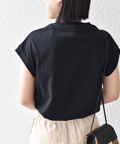 SHIPS（シップス）の「* オーガニックコットン フレンチスリーブ スリット TEE 24SS ◇（Tシャツ/カットソー・レディース・ホワイト/オフホワイト/ブラック/ブルー/チャコールグレー/ライトグレー/ライトブルー/ピンク・MEDIUM/SMALL）」の14枚目の写真