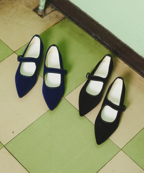 Aunt Marie's（アントマリーズ）の「ベロアポインテッドストラップパンプス（パンプス・レディース・ブルー/グリーン/ブラック・S/L/M）」の4枚目の写真