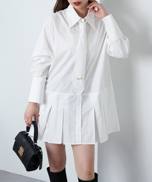 Chico（チコ）の「ネクタイデザインチュニックシャツ（シャツワンピース・レディース・ホワイト/ホワイト系その他2/グレー・FREE）」の6枚目の写真