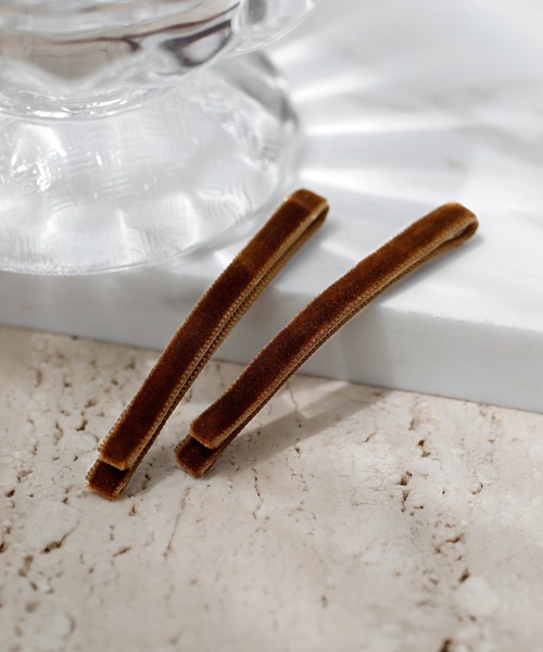 ANEMONE（アネモネ）の「ベロアヘアピン[2本セット]（ヘアピン・レディース・ブラウン/カーキ/ライトピンク/ブラック/ピンク/ダークグレー/グレー/ネイビー/ブルー/パープル・FREE）」の5枚目の写真