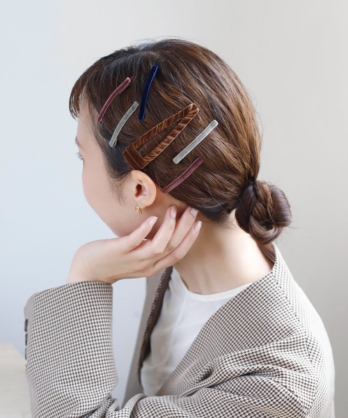ANEMONE（アネモネ）の「ベロアヘアピン[2本セット]（ヘアピン・レディース・ブラウン/カーキ/ライトピンク/ブラック/ピンク/ダークグレー/グレー/ネイビー/ブルー/パープル・FREE）」の19枚目の写真