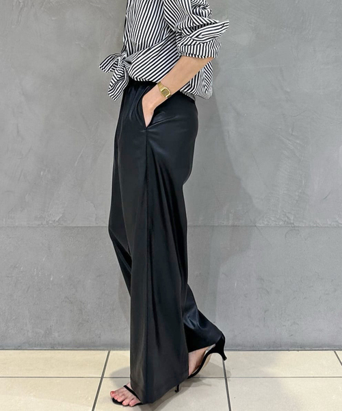 Spick & Span（スピックアンドスパン）の「フェイクレザーイージーパンツ（スラックス・レディース・ブラック/ブラウン・36/38）」の4枚目の写真