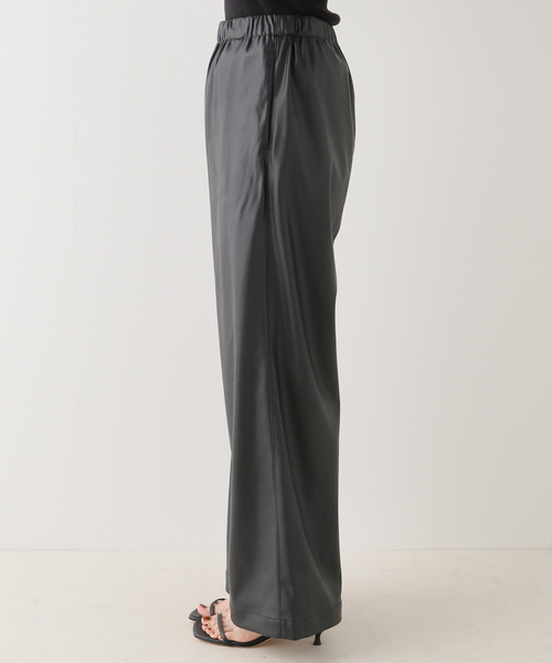 Spick & Span（スピックアンドスパン）の「フェイクレザーイージーパンツ（スラックス・レディース・ブラック/ブラウン・36/38）」の9枚目の写真