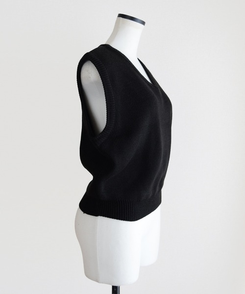 Marient(マリエント)の「Vネックニットベスト(ベスト・レディース・ベージュ/ライトグレー/ブラック・FREE)」の14枚目の写真