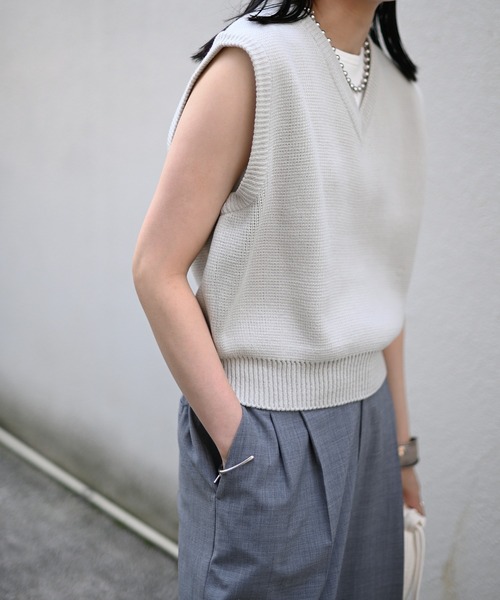 Marient(マリエント)の「Vネックニットベスト(ベスト・レディース・ベージュ/ライトグレー/ブラック・FREE)」の15枚目の写真
