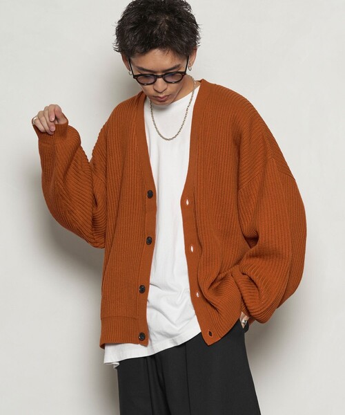 PUBLUX(パブリュクス)の「PUBLUX/パブリュクス 両畦Vネックカーディガン/ニットカーディガン(限定展開)(カーディガン/ボレロ・メンズ・オリーブ/ブラック/オレンジ/グレイッシュベージュ・SMALL/LARGE/MEDIUM)」の4枚目の写真