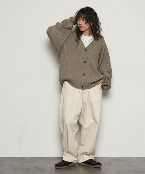 PUBLUX(パブリュクス)の「PUBLUX/パブリュクス 両畦Vネックカーディガン/ニットカーディガン(限定展開)(カーディガン/ボレロ・メンズ・オリーブ/ブラック/オレンジ/グレイッシュベージュ・SMALL/LARGE/MEDIUM)」の17枚目の写真