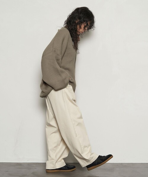 PUBLUX(パブリュクス)の「PUBLUX/パブリュクス 両畦Vネックカーディガン/ニットカーディガン(限定展開)(カーディガン/ボレロ・メンズ・オリーブ/ブラック/オレンジ/グレイッシュベージュ・SMALL/LARGE/MEDIUM)」の18枚目の写真