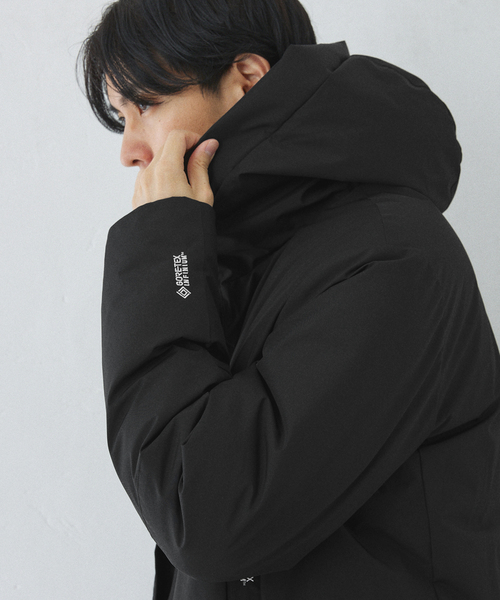 +phenix（プラスフェニックス）の「【+phenix / プラスフェニックス】別注 GORE-TEX ダウンブルゾン（ダウンジャケット/コート・メンズ・ベージュ/ブラック・MEDIUM/LARGE/SMALL）」の18枚目の写真