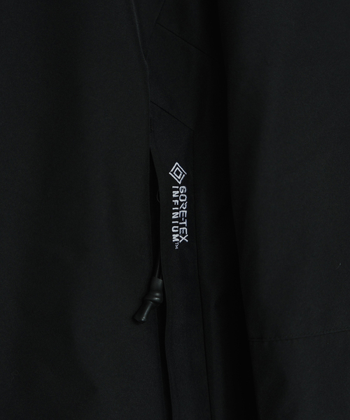 +phenix（プラスフェニックス）の「【+phenix / プラスフェニックス】別注 GORE-TEX ダウンブルゾン（ダウンジャケット/コート・メンズ・ベージュ/ブラック・MEDIUM/LARGE/SMALL）」の21枚目の写真