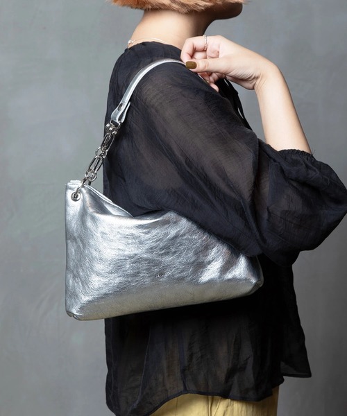 Beau're（ヴュレ）の「【BEAURE】カウレザー2WAYチェーンバッグ B-23432（ショルダーバッグ・レディース・シルバー/グレー/キャメル/ブラック・FREE）」の21枚目の写真