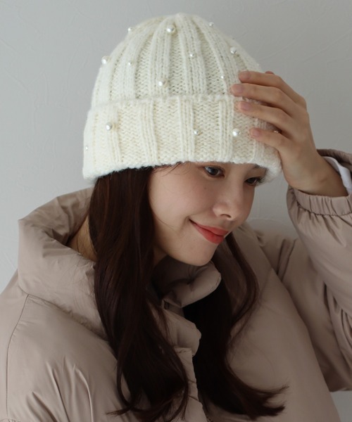 BLUEEAST(ブルーイースト)の「パール付きリブニット帽(ニットキャップ/ビーニー・レディース・モカ/グレー/ブラック/ホワイト・FREE)」の2枚目の写真
