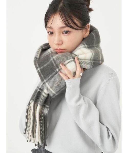 earth music&ecology（アースミュージックアンドエコロジー）の「タータンチェックマフラー（マフラー・レディース・イエロー/ブラック/ブルー・FREE）」の15枚目の写真