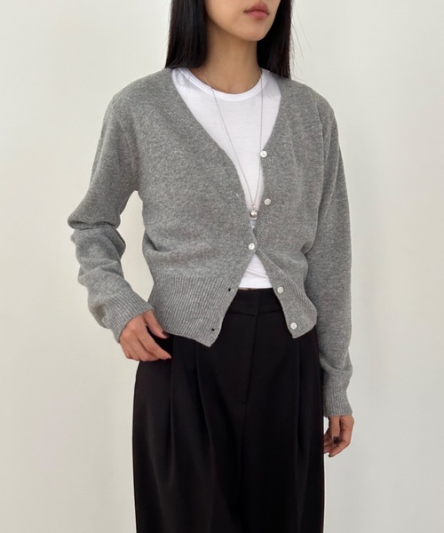 Didot.showroom（ディドット ショールーム）の「Vネッククロップドニットカーディガン（カーディガン/ボレロ・レディース・グリーン/ネイビー/ブラウン/ブルー/オートミール/レッド/グレー/ブラック・FREE）」の14枚目の写真