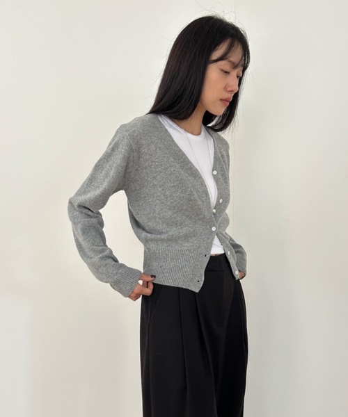 Didot.showroom（ディドット ショールーム）の「Vネッククロップドニットカーディガン（カーディガン/ボレロ・レディース・グリーン/ネイビー/ブラウン/ブルー/オートミール/レッド/グレー/ブラック・FREE）」の15枚目の写真