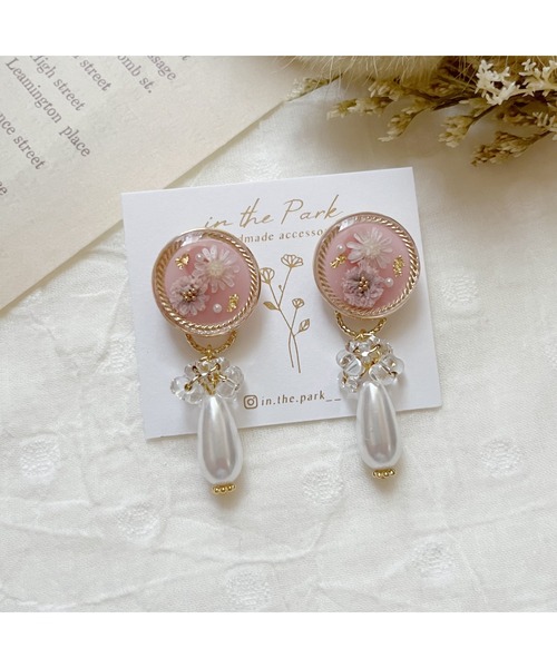 tone(トーン)の「【in the Park】しずくパールの2wayピアス(MA)(ピアス(両耳用)・レディース・ピンク/グリーン系その他・FREE)」の4枚目の写真