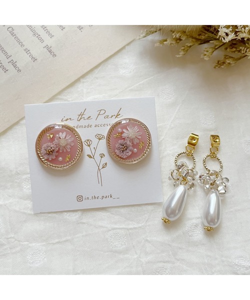 tone(トーン)の「【in the Park】しずくパールの2wayピアス(MA)(ピアス(両耳用)・レディース・ピンク/グリーン系その他・FREE)」の5枚目の写真
