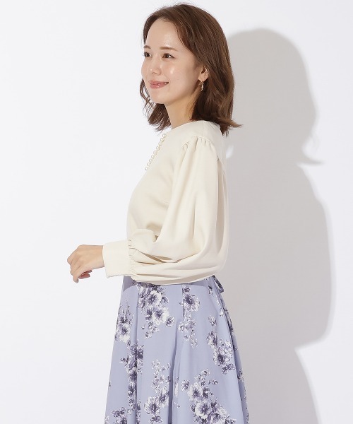 AND COUTURE（アンドクチュール）の「キーネックパール襟ブラウス（シャツ/ブラウス・レディース・サックスブルー/オフホワイト/ベージュ・MEDIUM）」の10枚目の写真