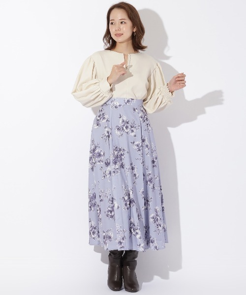 AND COUTURE（アンドクチュール）の「キーネックパール襟ブラウス（シャツ/ブラウス・レディース・サックスブルー/オフホワイト/ベージュ・MEDIUM）」の11枚目の写真