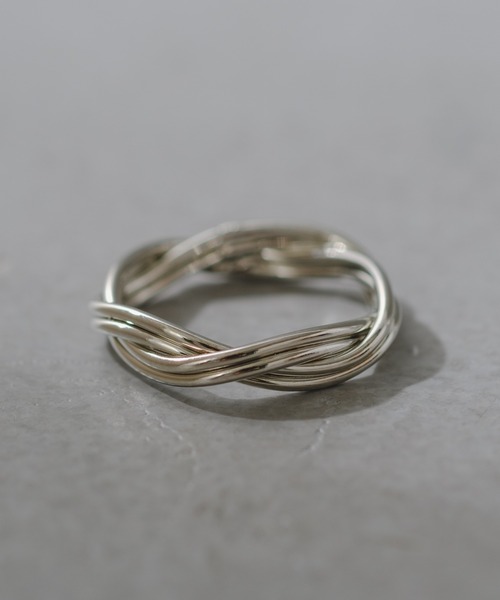 BIRTHDAY BAR(バースデイバー)の「Wave Cross Ring(リング・レディース・ゴールド/シルバー・フリー)」の2枚目の写真