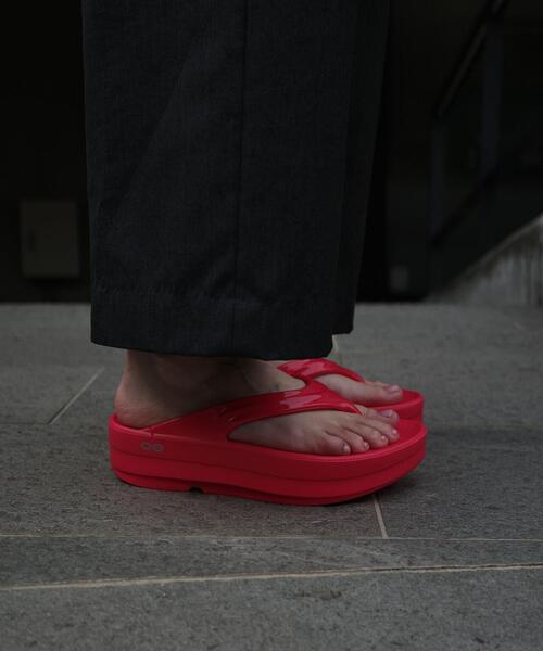 セール】OOFOS/ウーフォス OOmega ウーメガ リカバリーサンダル 厚底