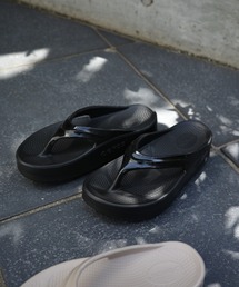 OOFOS（ウーフォス）の「OOFOS ウーフォス OOmega ウーメガ リカバリーサンダル 厚底 メンズ レディース（サンダル）」