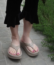 OOFOS（ウーフォス）の「OOFOS ウーフォス OOmega ウーメガ リカバリーサンダル 厚底 メンズ レディース（サンダル）」