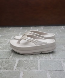 OOFOS（ウーフォス）の「OOFOS/ウーフォス　OOmega ウーメガ　リカバリーサンダル　厚底　レディース（サンダル）」