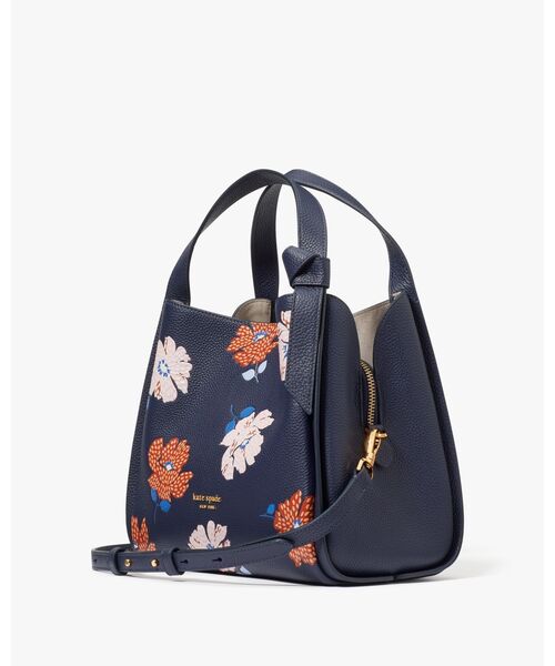 KATE SPADE ケイトスペード キーケース フローラル エンボスド KATE SPADEのフローラルエンボス｜持ち歩くたび気分が上がるキー