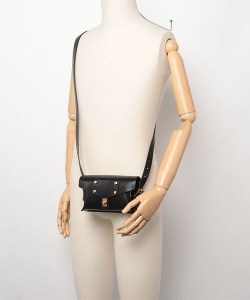 ALLSAINTS（オールセインツ）の「MIRO MINI LEATHER CROSSBODY BAG | MIRO ミニ レザー クロスボディ バッグ（ショルダーバッグ・レディース・ブラック・ONE SIZE）」の12枚目の写真